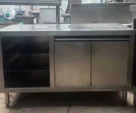 Stainless Steel Meja kabinet
P 110 cm × L 60 cm × T 67 cm
Ada 2 unit