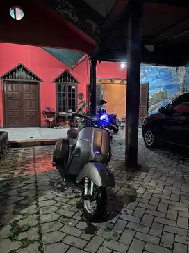 Vespa px 1983 plat W