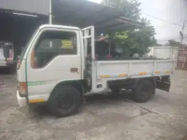 Isuzu elf NHR55E2