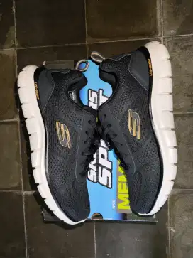 Sepatu Skechers Memory Foam