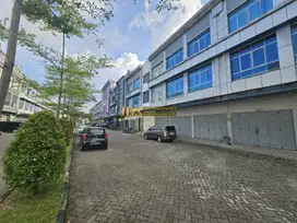 Jual Ruko 3 Tingkat Kondisi Kosong di Komplek CBD Polonia Blok D