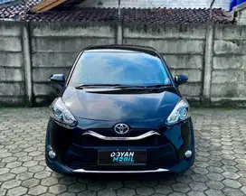 CASH TOYOTA Sienta V A/T 2021 (Pemakaian 2022) - Hitam Metallic - Tgn1