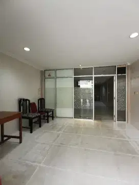 Termurah Disewa  rumah ruko gudang jelambar 3 lantai 18x4