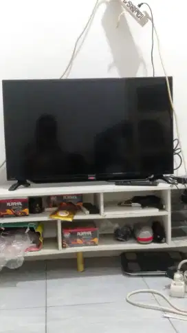TV LED Sharp Aquos 32 inchi