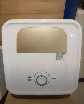 Dijual Water Heater Elektrolux listrik kapasitas 15 liter