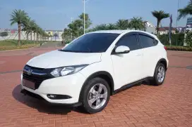 Honda HRV 1.5 E CVT 2015 Putih LIKE NEW Condition, pajak panjang
