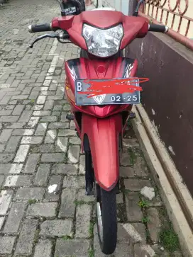 Dijual motor Vega ZR tahun 2009 an sendiri warna merah