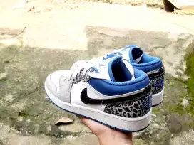 Nike Air Jordan Low ( New Balance Adidas Puma )