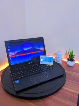 Asus VivoBook 12 E210MA RAM 4GB SSD 256GB mulus murah