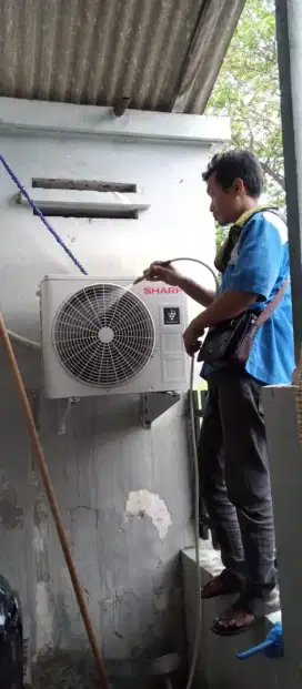 Jasa service AC mati total / Perbaikan AC netes ke rumah