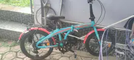 Sepeda lipat pasific