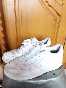 Sepatu Nike Air Force Triple 1 Full White