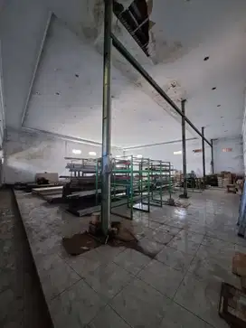 Ruko Luas Di Pinggir Jl Raya Nasional Jember
