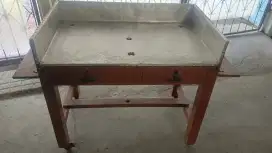 Meja jualan multifungsi
