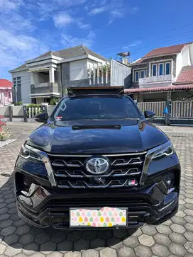 Toyota Fortuner 2.8 GR 2023 Black Hitam Fortuner 4x4 2024 / 2022 GR