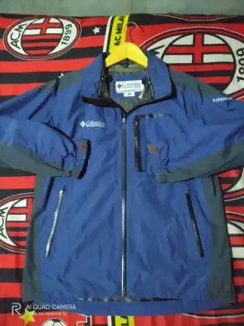 Jaket outdoor COLUMBIA size M fit L