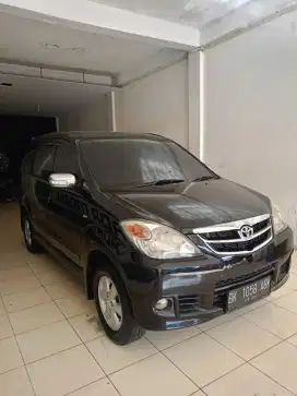 Toyota avanza G manual 2010 di jual istimewa