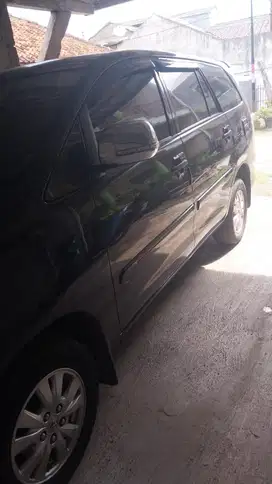 Toyota Kijang Innova 2012 Bensin
