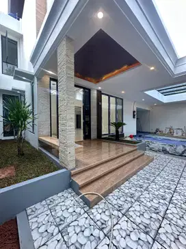 DIJUAL RUMAH KEBAYORAN BARU JAKARTA SELATAN
