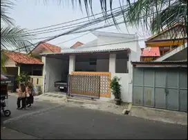 Disewakan Rumah 1 lt di Meruya Selatan lt 120 m2 lb 100 m2 ada  3 kt,