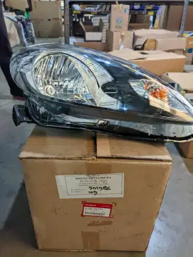 Dijual headlamp kanan Mobilio th 2015