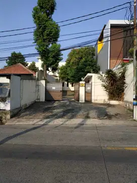DIJUAL EKS KANTOR UK 1098M2 LOKASI DIPINGGIR JALAN PASAR MINGGU