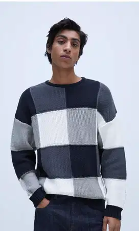 Zara patch sweater block monochrome hitam putih sweatshirt crewneck cr