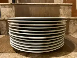 PIRING PUTIH UKURAN SEDANG SATU LUSIN