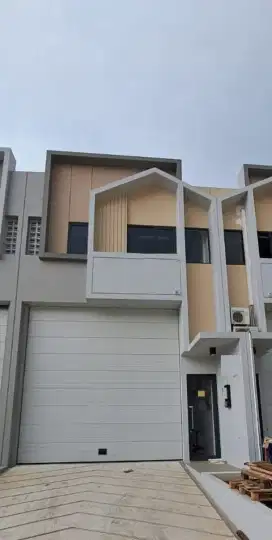Dijual Gudang Taman Tekno 1,5 Lantai BSD City Lokasi Strategis