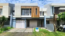 Rumah eminent bsd hadap timur laut