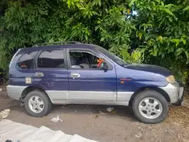 Mobil taruna csx th 2000
