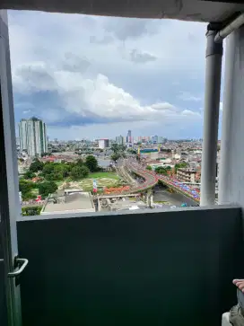 Di sewakan aprtemen menteng Square tower C (kolam renang)