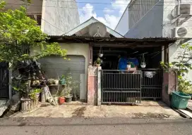 Dijual rumah lama murah akses mobil lokasi tebet timur