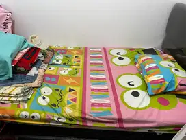 Tempat tidur preloved like new