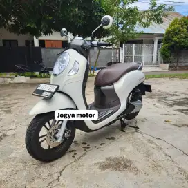 SCOOPY PRESTIGE TAHUN 2023