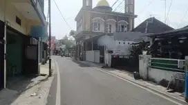 DIJUAL RUMAH HITUNG TANAH POROS JALAN BUNGA SUHAT KOTA MALANG DEKAT UB