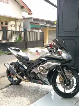 Yamaha R15 putih mulus 2016. Modif simple