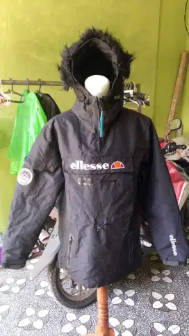 Jaket outdor ellesse import
