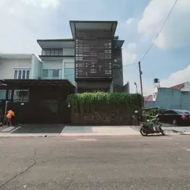 Dijual Rumah mewah minimalis siap huni diMetro Permata 1 Tangerang