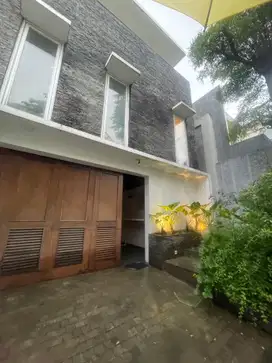 Dijual Rumah di Gudang Peluru Tebet. Jakarta Selatan