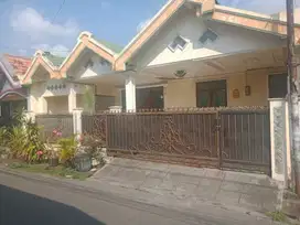 RUMAH DI SURABAYA PUSAT DEKAT DENGAN SMAN 5 SURABAYA
