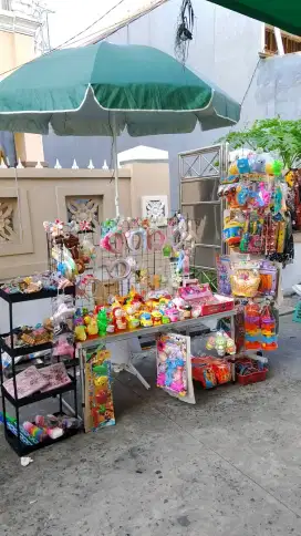 Borong semua lengkap sama payung meja dan pajangan sesuai di foto