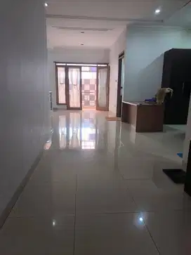 Taman Kopo Indah Dijual Rumah Siap Huni Semi Furnished