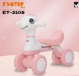 Sepeda dan mobil anak