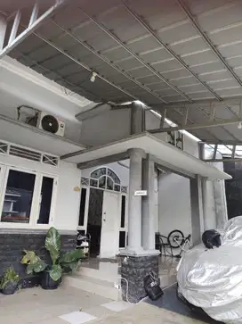 Rumah di Jatijajar Dengan 2 Kamar 3 Gudang Strategis