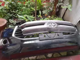Jual bumper dan grill innova reborn diesel type g tahun 2017.