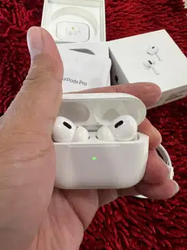 Apple Airpods Pro Gen 2 Fullset Mulus Bekas Pakai Sehat Original
