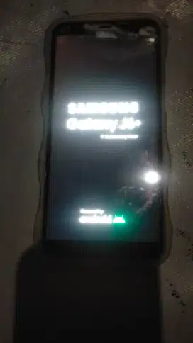 Dijual hp Samsung j6+ kondisi bekas