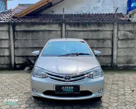 CASH TOYOTA Etios Valco E M/T 2014 - Silver Tgn 1drbaru