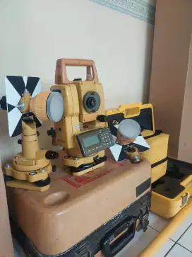 Total station Topcon GTS 235n second
